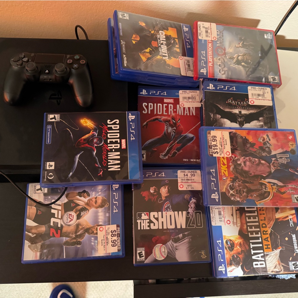 PlayStation 4 + 12 Games